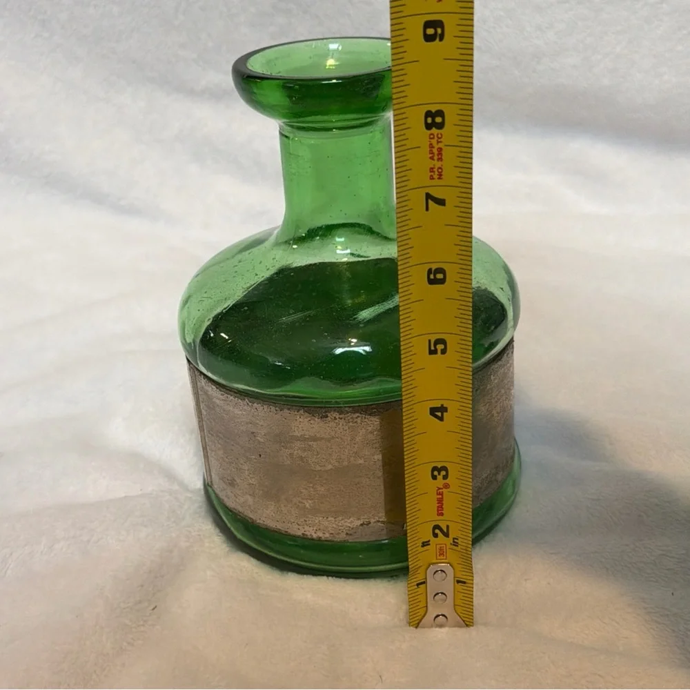 Emerald Green glass decanter & ball stopper 12” - Vintage